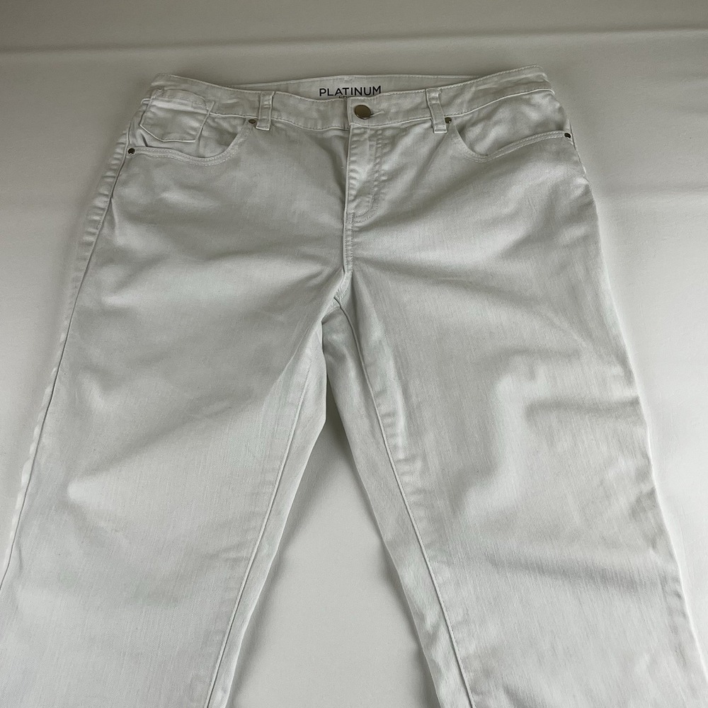 Chico's Women's Platinum Denim Ankle Jeans White Size 1.5 Summer Classic - Picture 4 of 10
